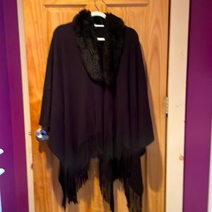 Black cape with faux fur collar